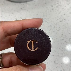 Eyes to mesmerize Jean color